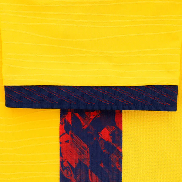 Camiseta oficial de Ecuador para la Copa del Mundo 2026, modelo para hombre, amarilla, versión auténtica de jugador, de Marathon Sports.